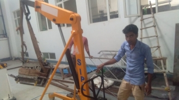 Floor Mounted Hydraulic Crane